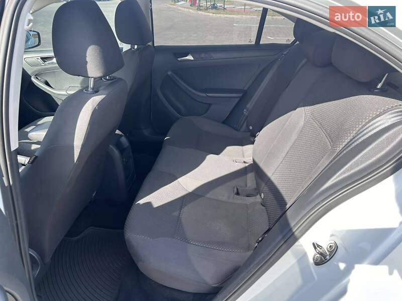Седан Volkswagen Jetta 2014 в Луцьку