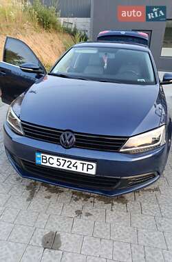 Седан Volkswagen Jetta 2013 в Львове