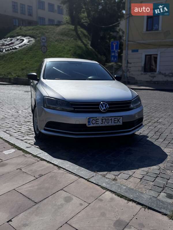 Седан Volkswagen Jetta 2015 в Чернівцях