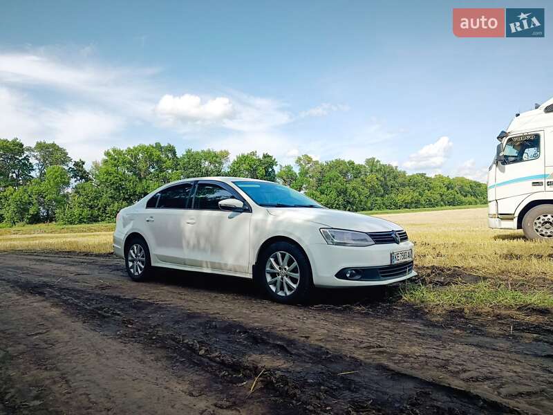 Седан Volkswagen Jetta 2012 в Сумах