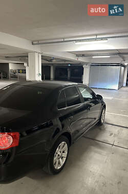 Седан Volkswagen Jetta 2008 в  фото 4 Седан Volkswagen Jetta 2008 в