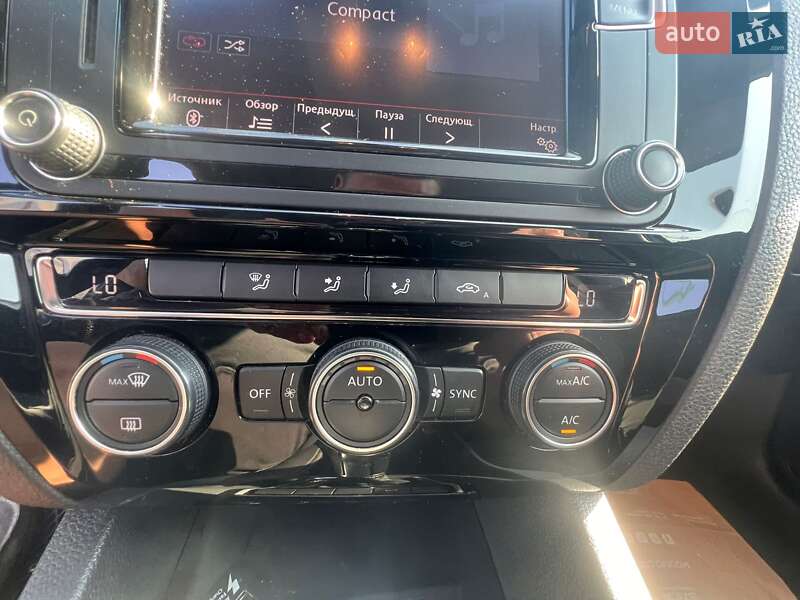 Седан Volkswagen Jetta 2016 в Киеве фото 18 Седан Volkswagen Jetta 2016 в Киеве