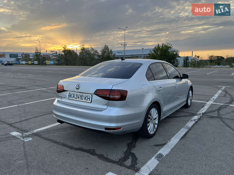 Седан Volkswagen Jetta 2016 в Запорожье