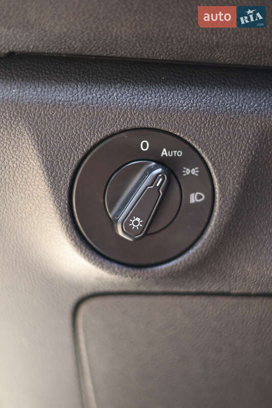 Седан Volkswagen Jetta 2018 в Львове