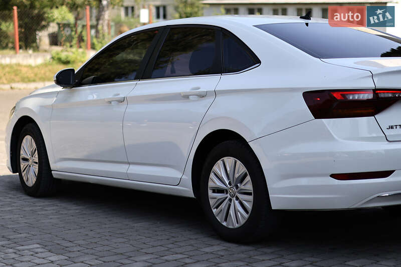 Седан Volkswagen Jetta 2018 в Львове