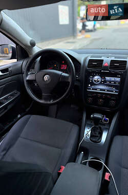 Седан Volkswagen Jetta 2009 в 