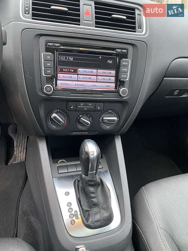 Седан Volkswagen Jetta 2011 в Харькове