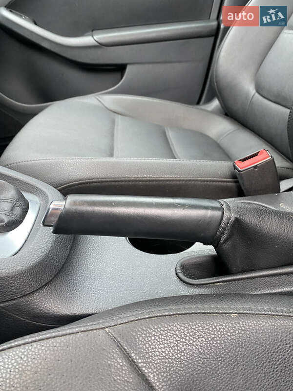 Седан Volkswagen Jetta 2011 в Харькове