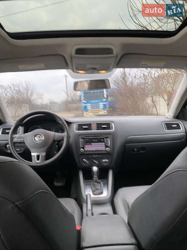 Седан Volkswagen Jetta 2011 в Харькове