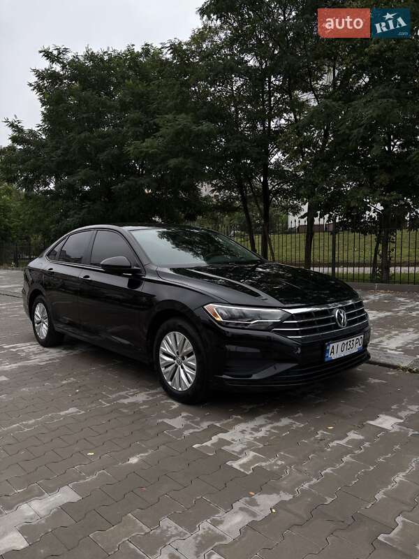 Седан Volkswagen Jetta 2019 в 