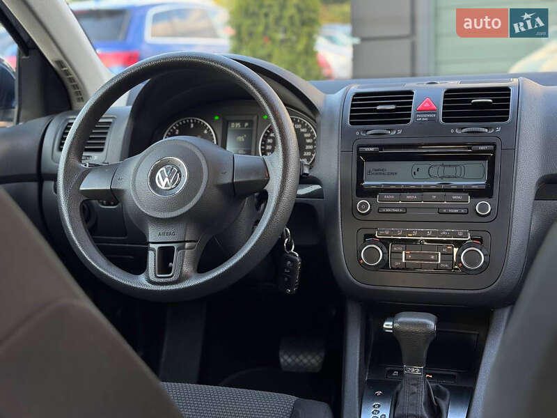 Седан Volkswagen Jetta 2010 в Дрогобыче