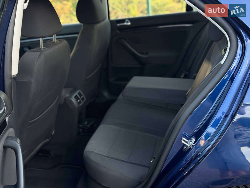 Седан Volkswagen Jetta 2010 в Дрогобыче