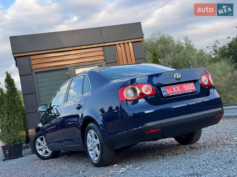 Седан Volkswagen Jetta 2010 в Дрогобыче