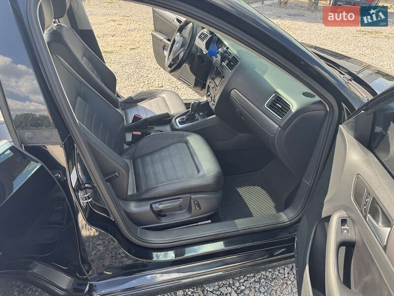 Седан Volkswagen Jetta 2013 в Кропивницькому