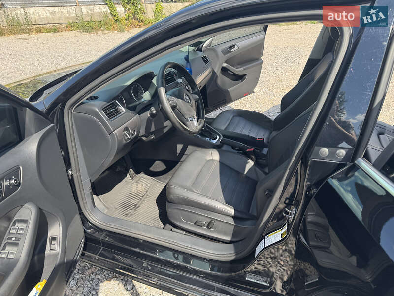 Седан Volkswagen Jetta 2013 в Кропивницькому