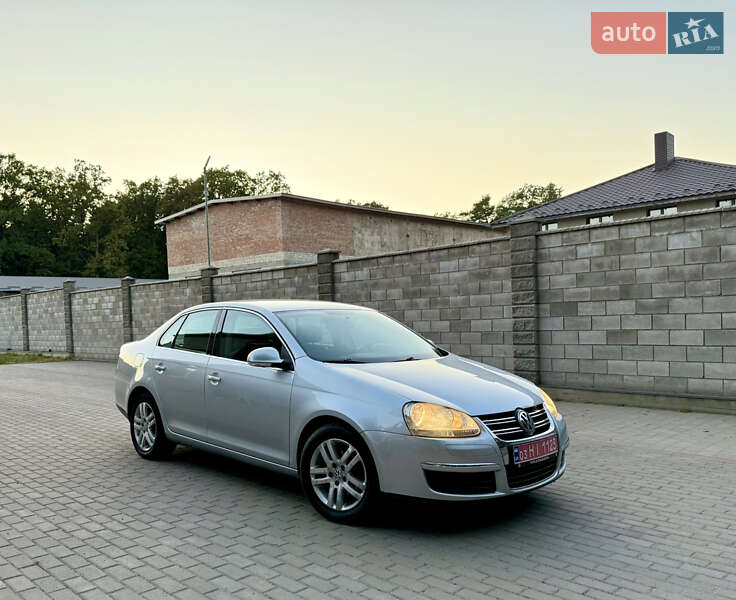 Седан Volkswagen Jetta 2006 в Луцке