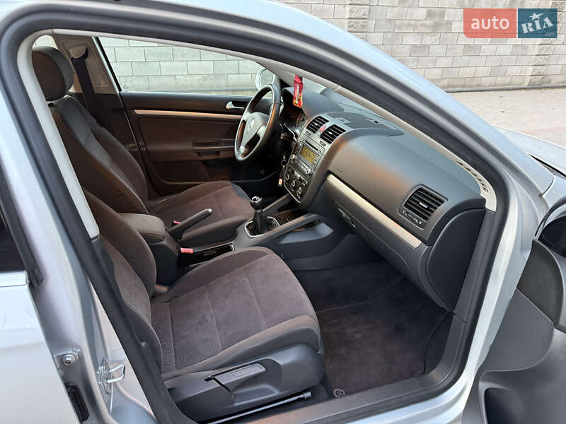 Седан Volkswagen Jetta 2006 в Луцке