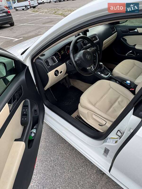 Седан Volkswagen Jetta 2011 в Києві