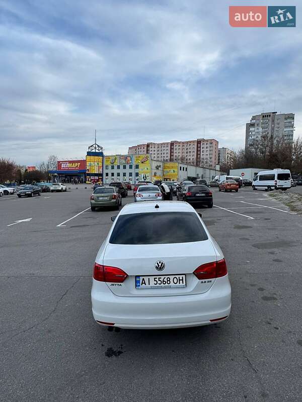 Седан Volkswagen Jetta 2011 в Києві