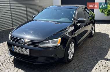 Седан Volkswagen Jetta 2014 в 