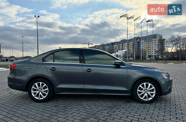 Седан Volkswagen Jetta 2013 в 