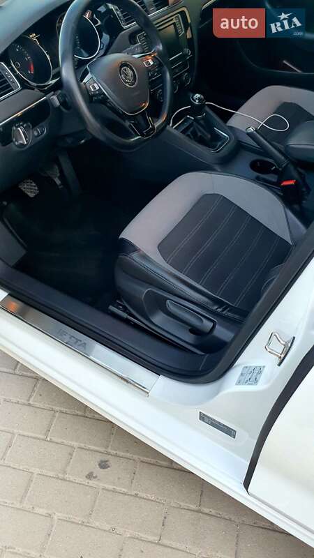 Седан Volkswagen Jetta 2016 в Тетієві фото 7 Седан Volkswagen Jetta 2016 в Тетієві