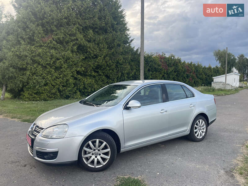 Седан Volkswagen Jetta 2007 в Дубно