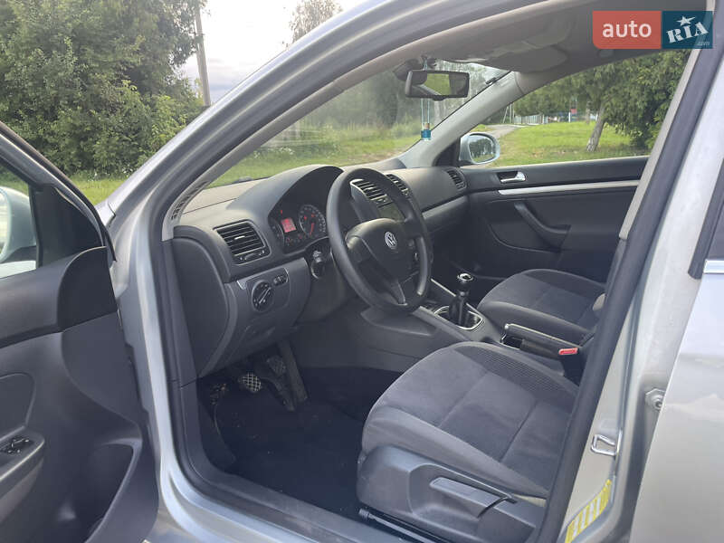 Седан Volkswagen Jetta 2007 в Дубно