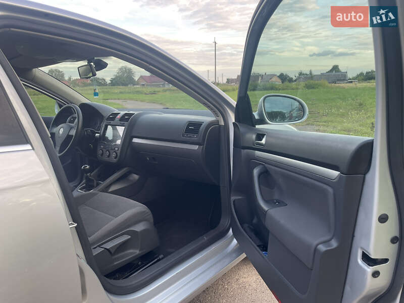 Седан Volkswagen Jetta 2007 в Дубно