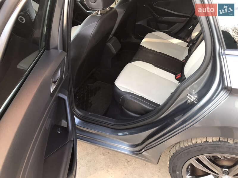 Седан Volkswagen Jetta 2020 в Лебедині