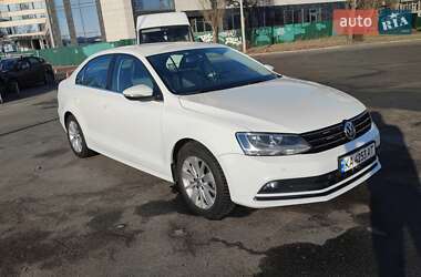 Седан Volkswagen Jetta 2016 в Киеве