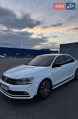 Седан Volkswagen Jetta 2016 в Полтаві