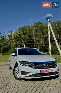 Седан Volkswagen Jetta 2019 в Львові