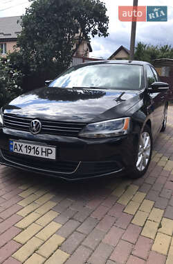 Седан Volkswagen Jetta 2013 в 