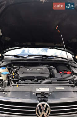 Седан Volkswagen Jetta 2013 в 
