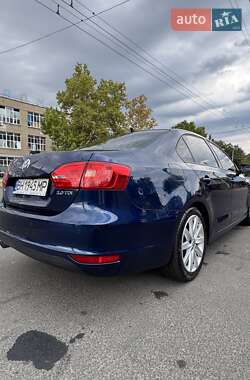 Седан Volkswagen Jetta 2013 в 