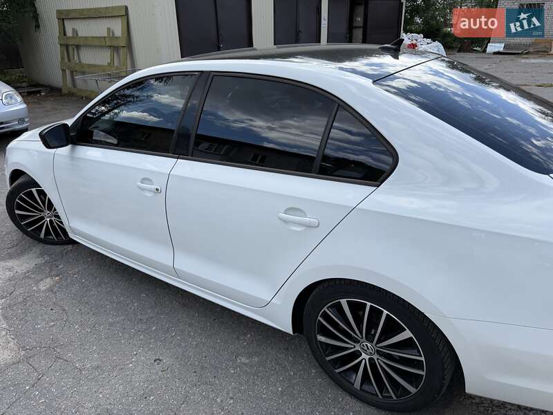 Седан Volkswagen Jetta 2015 в Полтаве