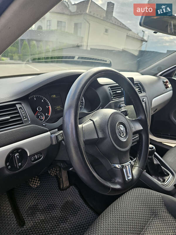 Седан Volkswagen Jetta 2011 в Черновцах фото 16 Седан Volkswagen Jetta 2011 в Черновцах