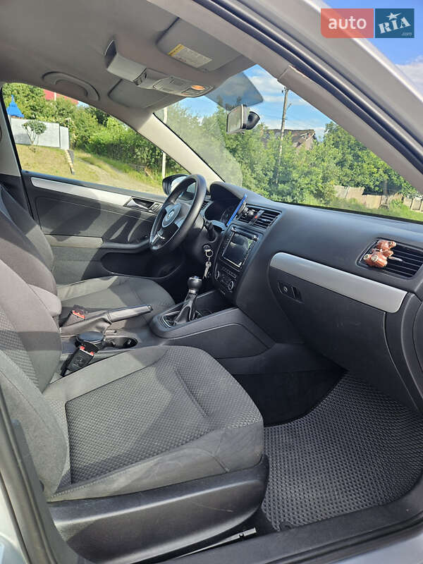Седан Volkswagen Jetta 2011 в Черновцах фото 19 Седан Volkswagen Jetta 2011 в Черновцах