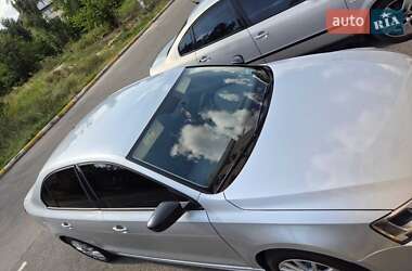 Седан Volkswagen Jetta 2015 в 
