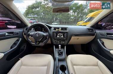 Седан Volkswagen Jetta 2015 в  фото 12 Седан Volkswagen Jetta 2015 в