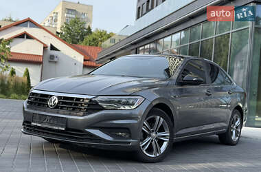 Седан Volkswagen Jetta 2019 в Львові