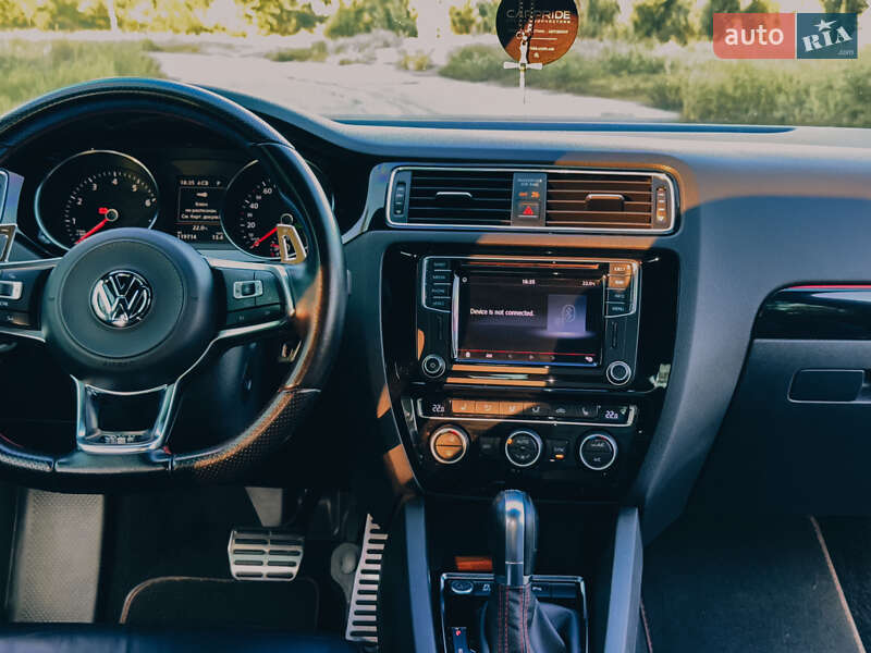 Седан Volkswagen Jetta 2017 в Кременчуці