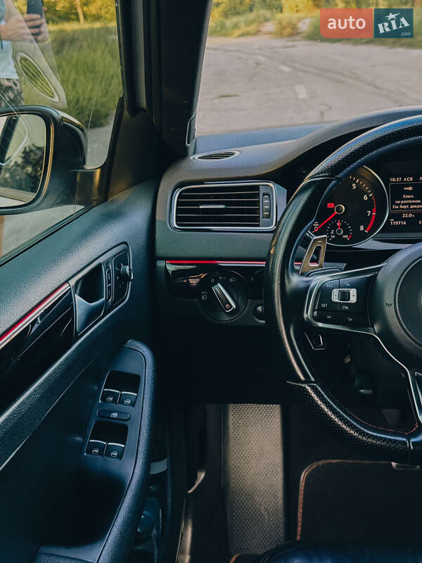 Седан Volkswagen Jetta 2017 в Кременчуці