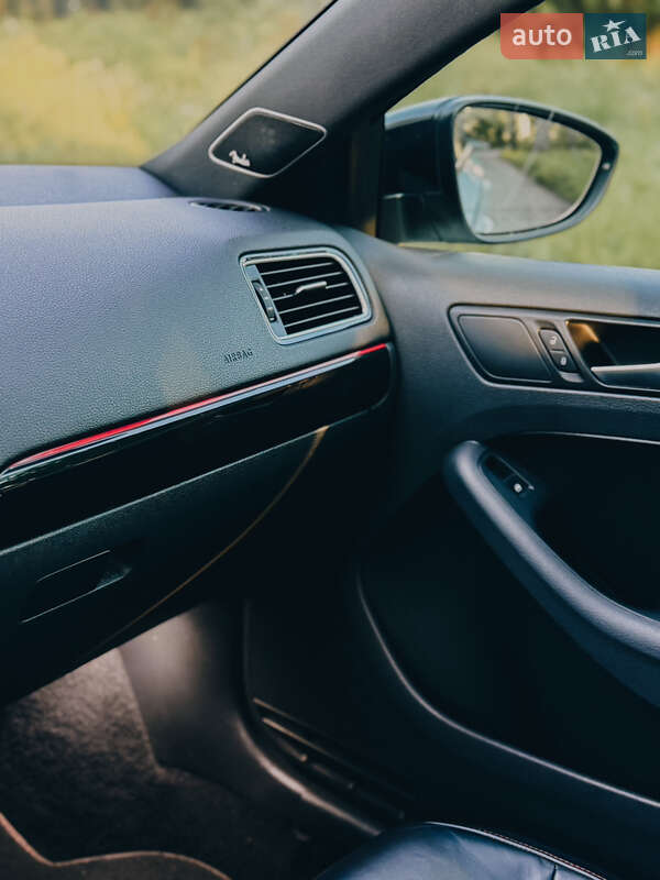 Седан Volkswagen Jetta 2017 в Кременчуці