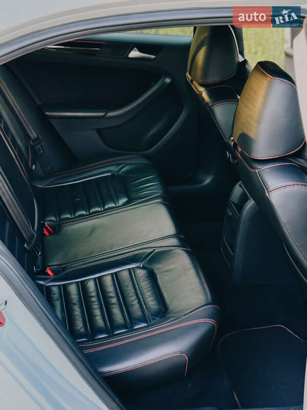 Седан Volkswagen Jetta 2017 в Кременчуці