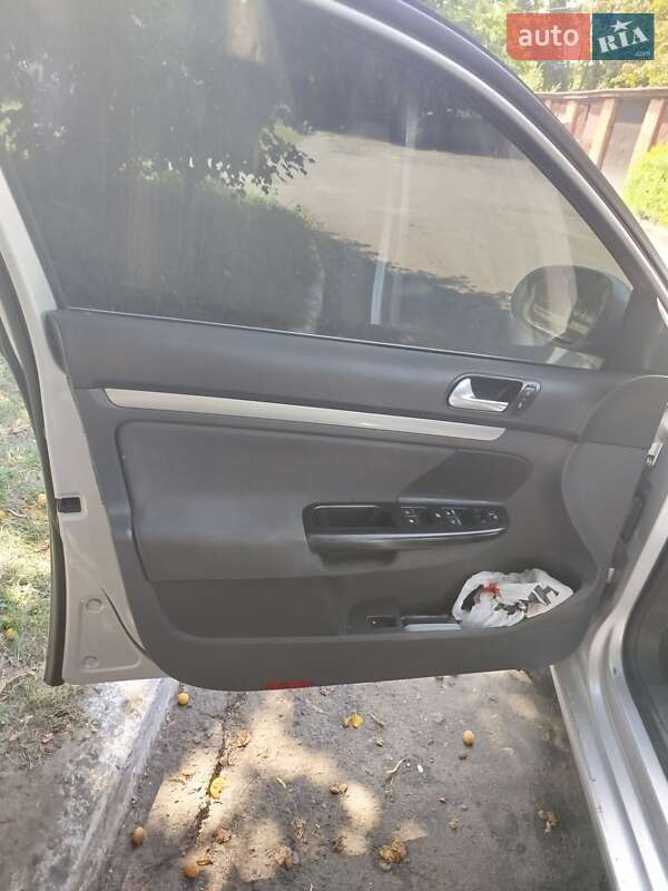 Седан Volkswagen Jetta 2005 в Гайсине