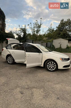 Седан Volkswagen Jetta 2010 в 