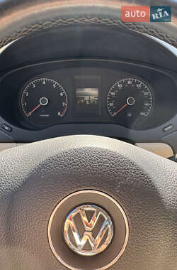 Седан Volkswagen Jetta 2010 в 