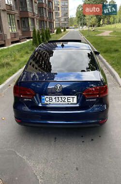Седан Volkswagen Jetta 2013 в 